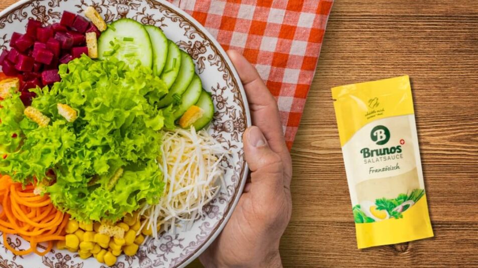 Frischer Salatteller bei Schwingen mit Brunos Salatsauce